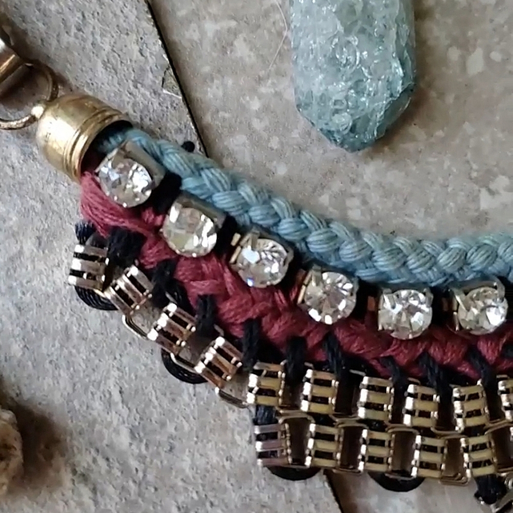 Crochet Rhinestone Bib necklace - Picture 2 of 6